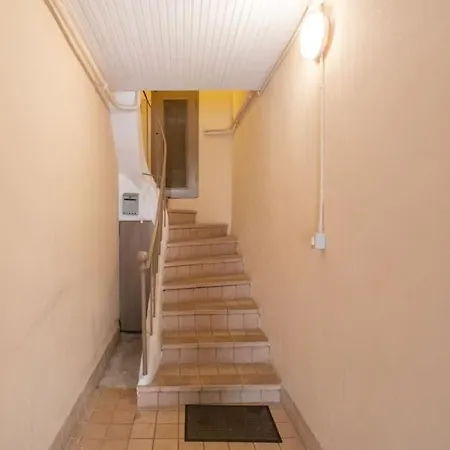 C17 2p Port Palais & Croisette 8mins Walk Balcony Apartment Cannes