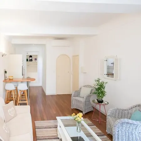 C17 2p Port Palais & Croisette 8mins Walk Balcony