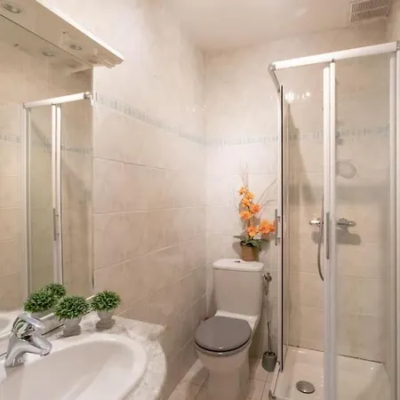 C17 2p Port Palais & Croisette 8mins Walk Balcony Apartment Cannes