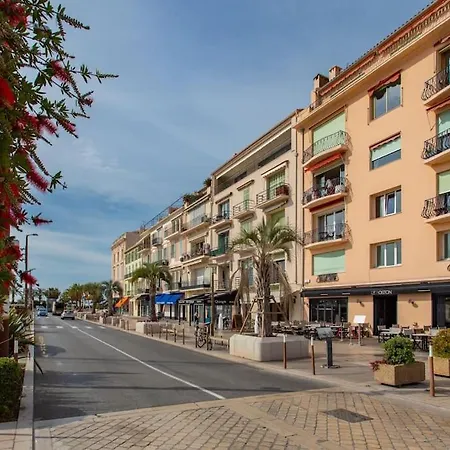 C17 2p Port Palais & Croisette 8mins Walk Balcony Apartment *